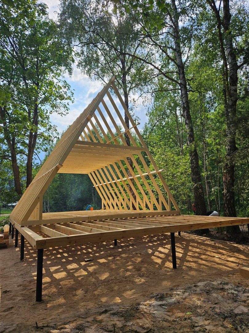 Треугольный дом из конструктора WOODAKIT